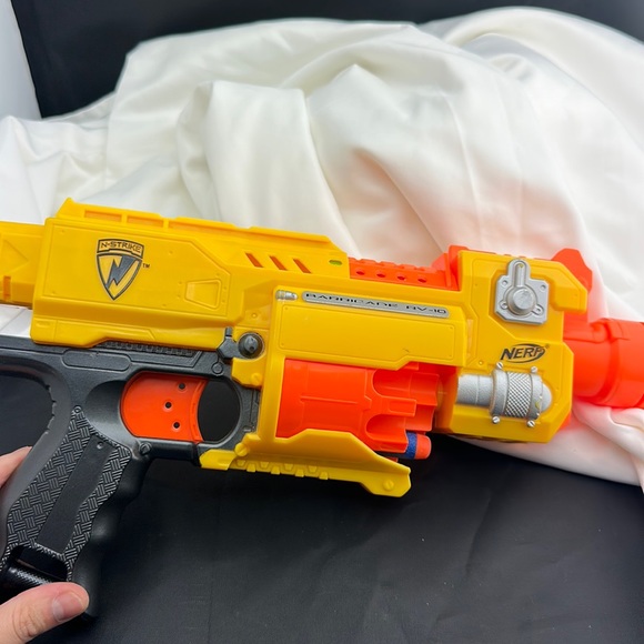 Nerf N-strike Barricade RV-10 - Picture 1 of 2